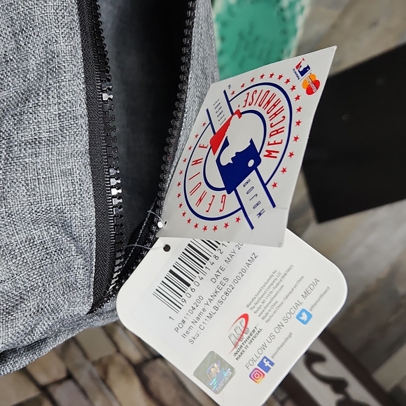 MLB New York Yankees Backpack - Picture 4 of 11